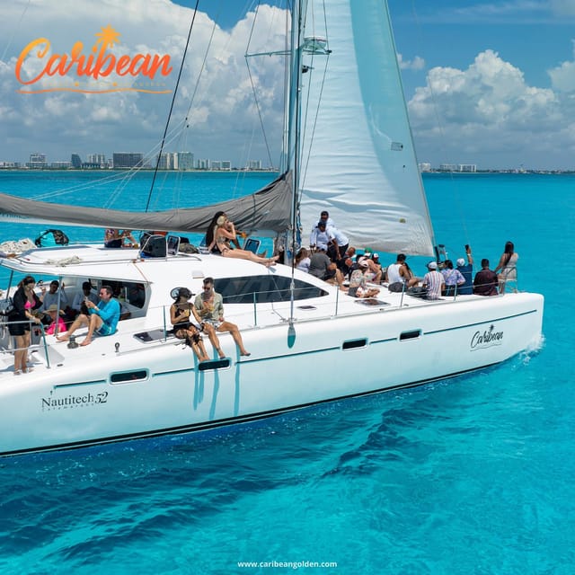 Cancun: Isla Mujeres Catamaran + Coco Bongo Show – Cancún, Mexico