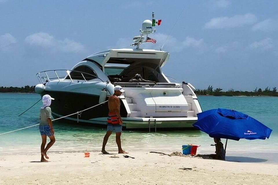 Cancun: Luxury Sunseeker 50 Yacht Charter to Isla Mujeres – Cancún, Mexico