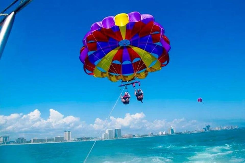 Cancun: Parasailing & Wave Runners single – Cancún, Mexico