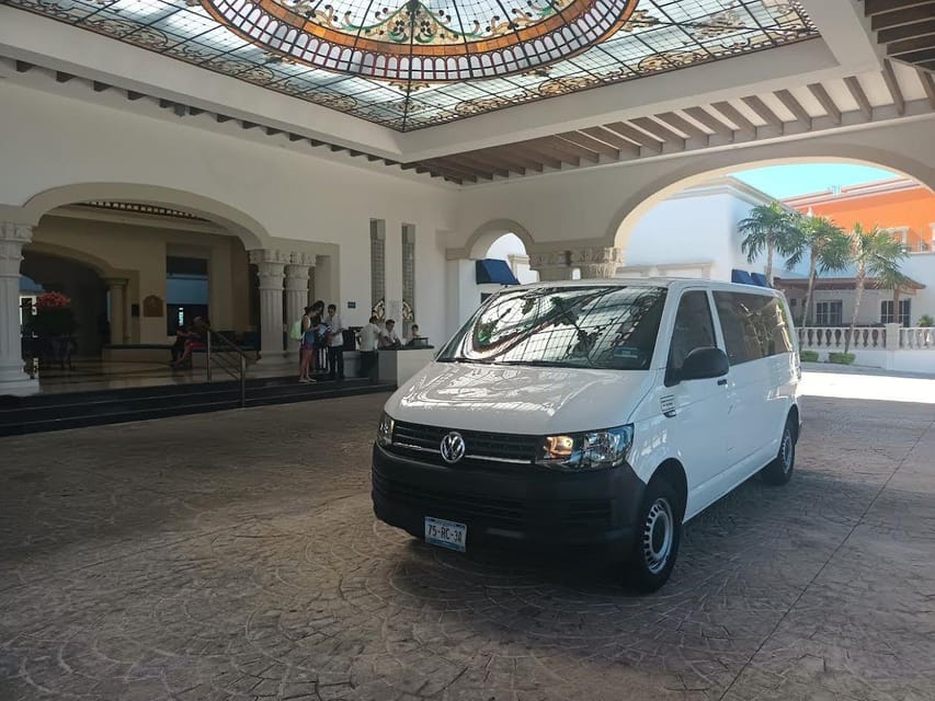 Cancun: Private Van Transfer to Cancun Airport – Cancún, Mexico