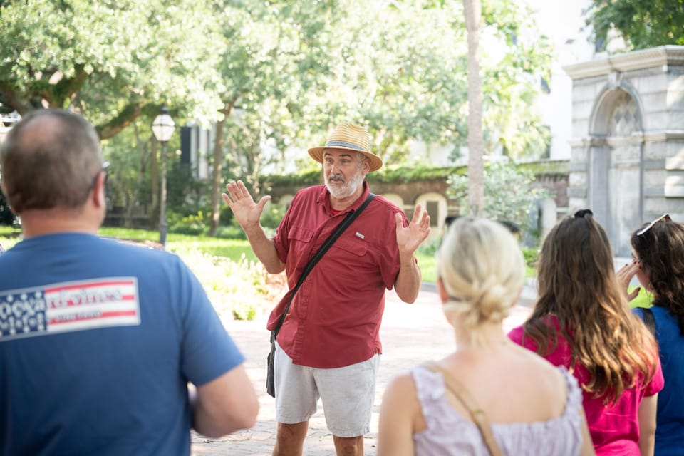 Charleston: Hidden Alleys and Historic Sites Walking Tour – Charleston, South Carolina