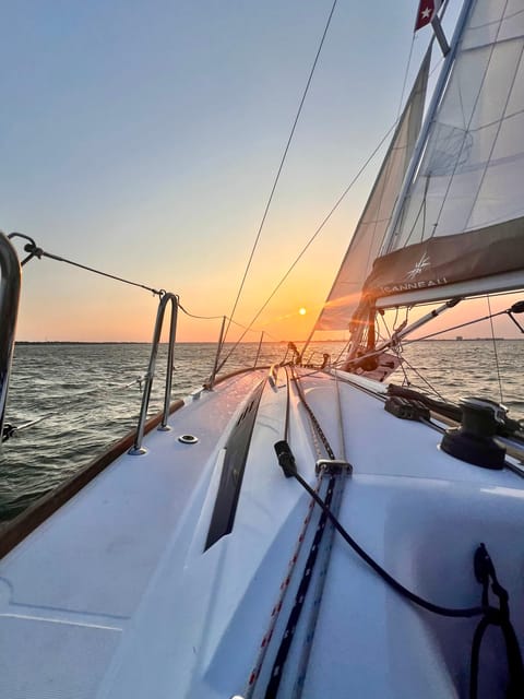 Charleston: Private Daytime or Sunset BYOB Sailing Charter – Charleston, South Carolina