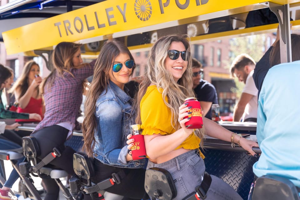 Charlotte: Brunch and Trolley Pub City Tour – Charlotte, North Carolina