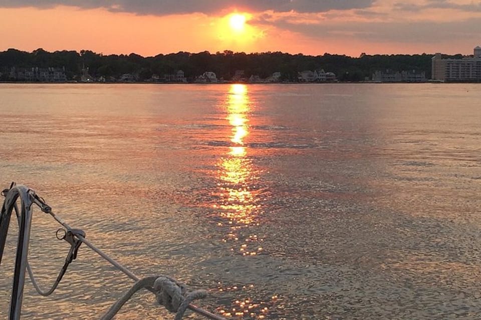 Chesapeake Beach: Sunset Sailing Cruise with Snacks – Chesapeake Beach, Maryland