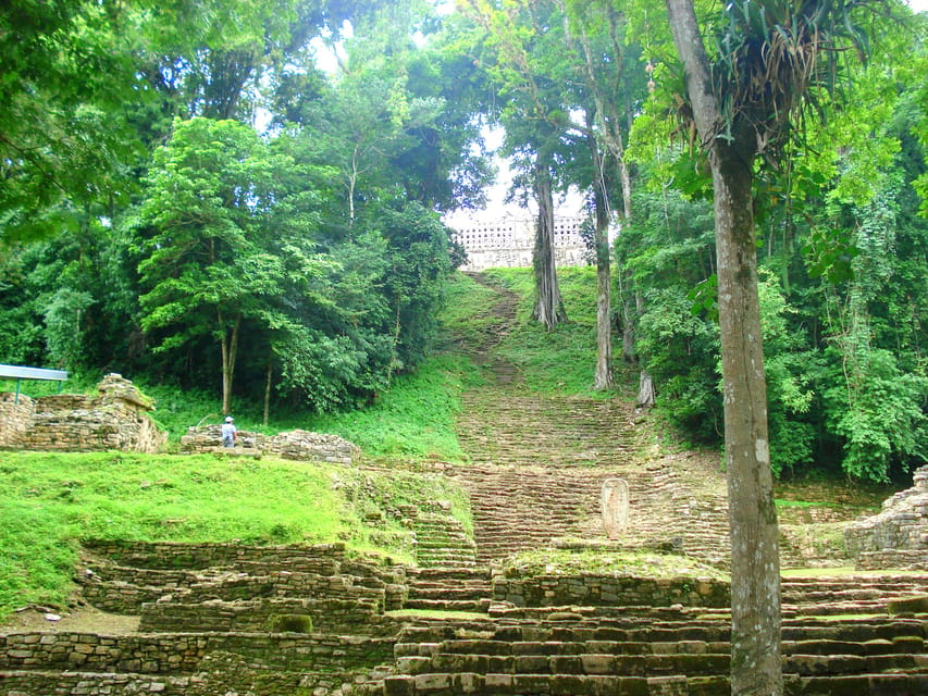 Chiapas:Tour 5 Days 4 Nights Includes Bonampak and Yaxchilan – Agua Azul Waterfalls, Mexico