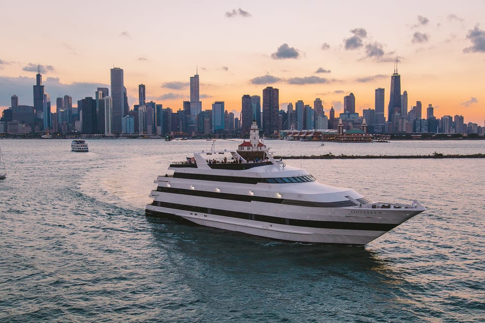 Chicago: Lake Michigan Gourmet Lunch or Dinner Cruise – Chicago, Illinois