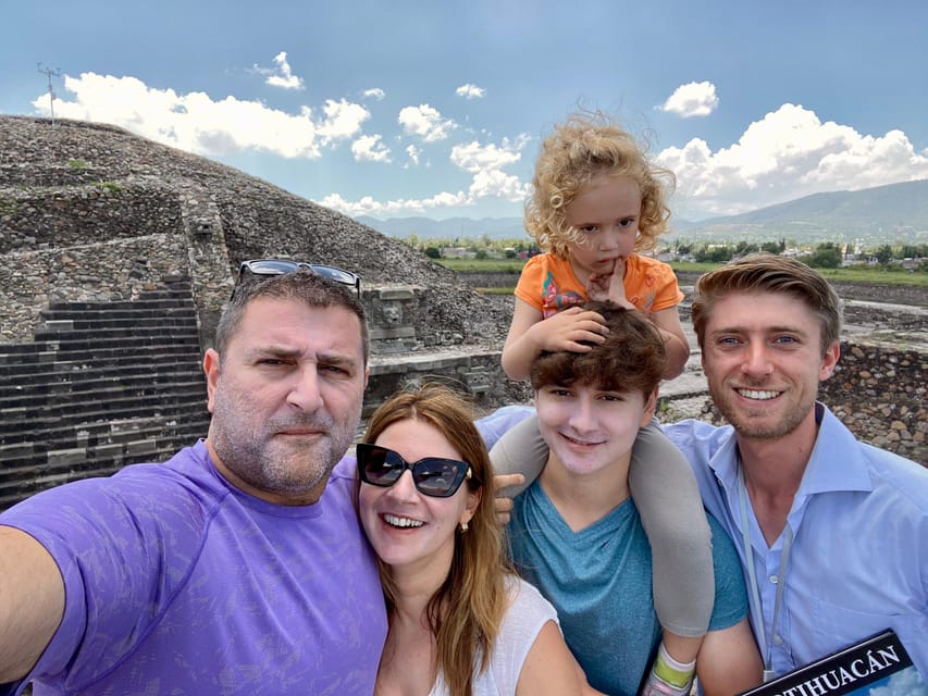 Exclusive private tour of the pyramids with a European guide in Mexico City – San Juan Teotihuacán, Mexico