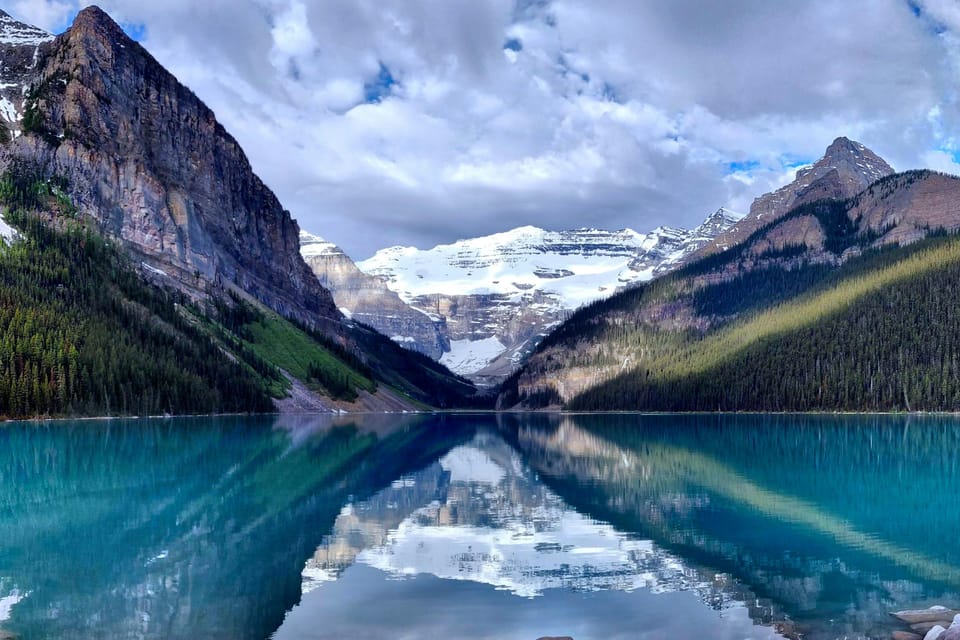 From Calgary: Lake Louise, Moraine Lake and Johnston Canyon – Calgary, Canada