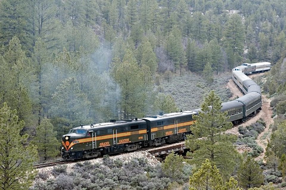 From Flagstaff: Grand Canyon Railroad Full-Day Guided Tour – Grand Canyon National Park, Arizona