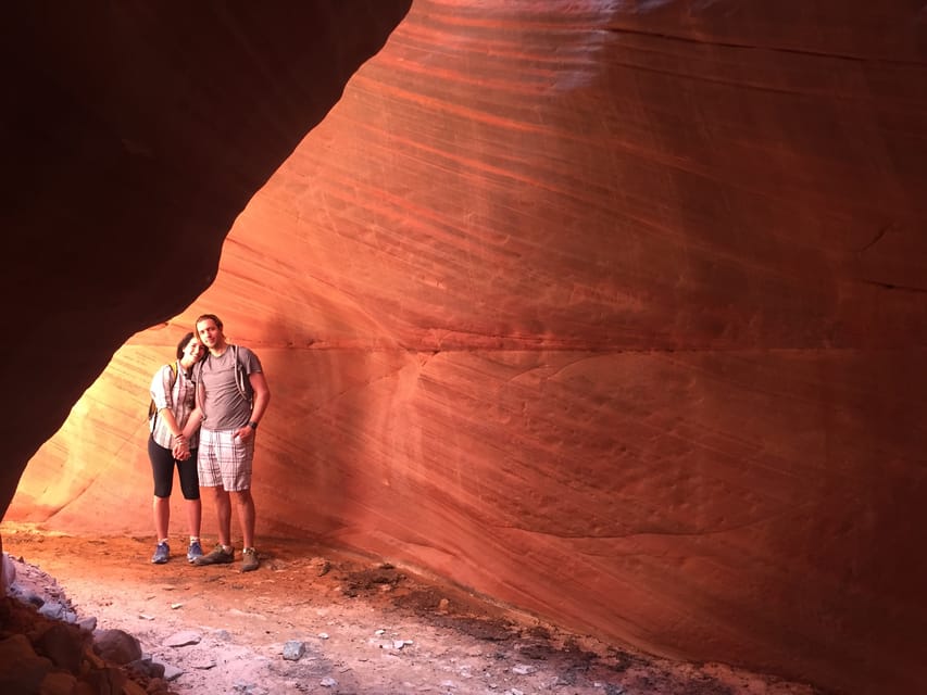 From Kanab: 3-Hour Peek-a-Boo Slot Canyon Hiking Tour – Grand Staircase-Escalante National Monument, Utah