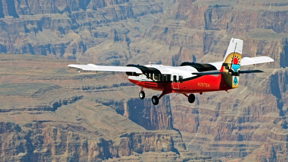 From Las Vegas: Grand Canyon West Rim Airplane Tour – Hoover Dam, Nevada