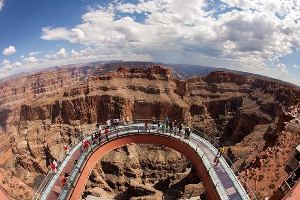 From Los Angeles: 3-Day Las Vegas Tour with Accommodation – Grand Canyon West Rim, Arizona