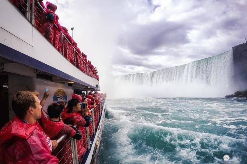 From Mississauga:Niagara Falls Day Tours with Boat and Lunch – Niagara Falls, Canada