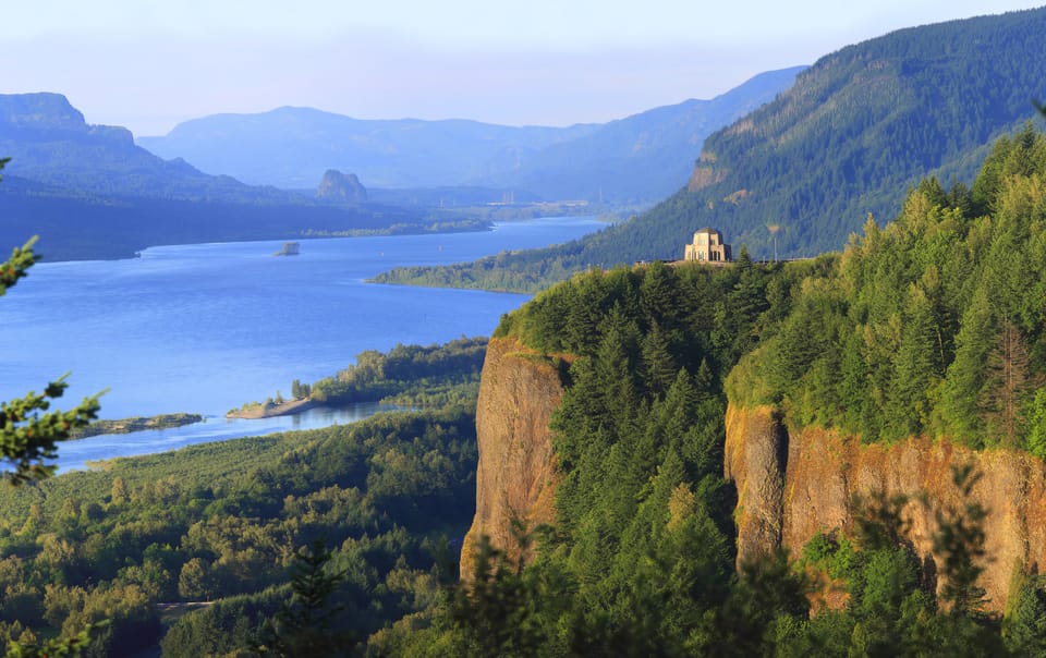 From Portland: 7 Wonders of the Gorge Jetboat Cruise – Mt. Hood National Forest, Oregon