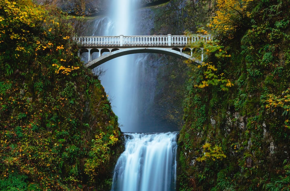 From Portland: Columbia Gorge Waterfalls Tour – Columbia River, Washington