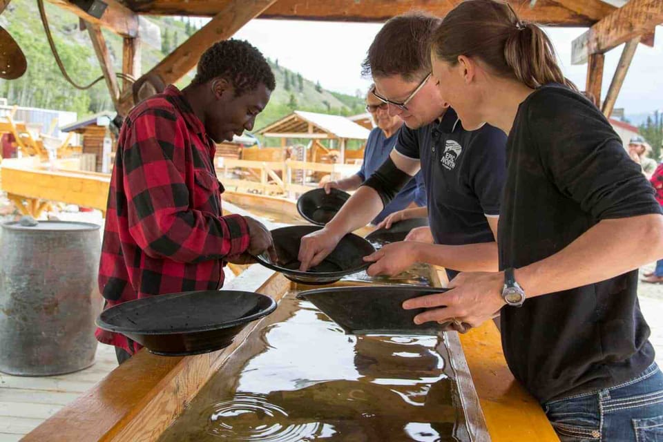 From Whitehorse: Klondike Gold Rush Tour incl. Emerald Lake – Whitehorse, Canada