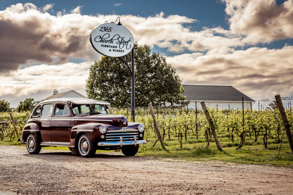 From Wolfville: Nova Scotia Wine Region Vintage Car Tour – Wolfville, Canada