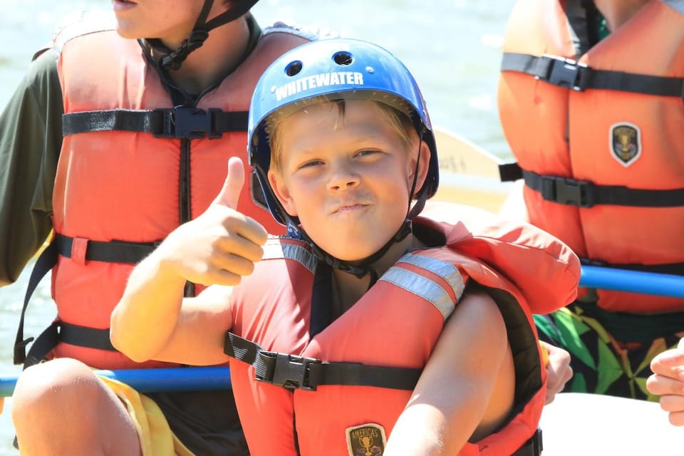 Gardiner: Scenic Raft Float on the Yellowstone River – Yellowstone River, Missouri