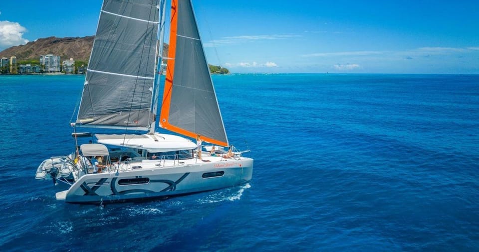 Honolulu: Island Jewel Luxury Catamaran Charter – Honolulu, Hawaii