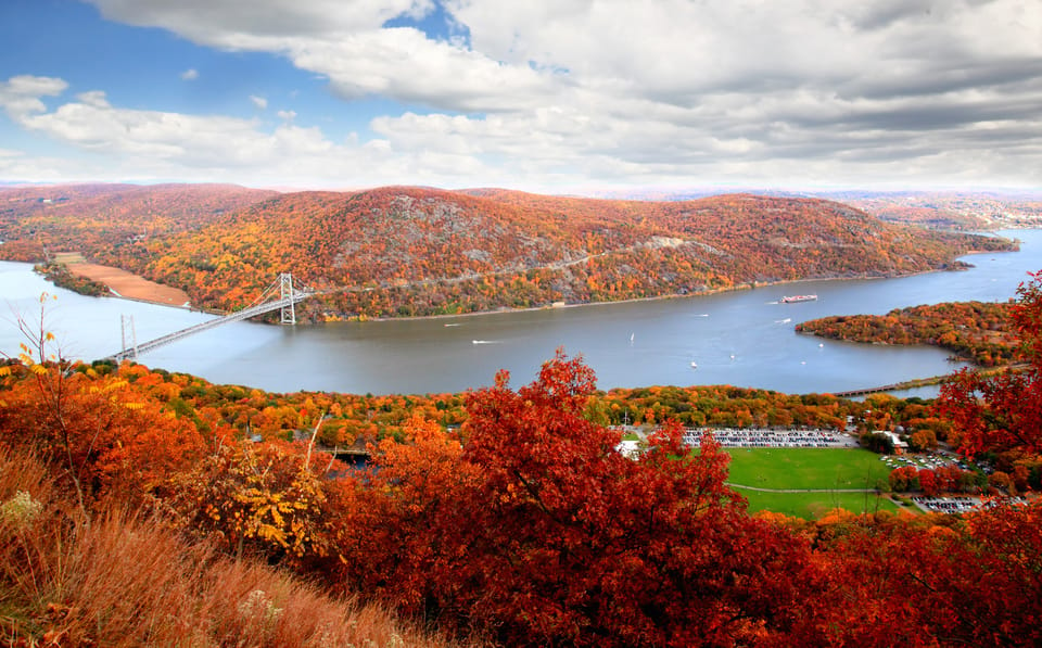 Hudson Valley Fall Foliage Shared Helicopter Tour – Harrison, New York