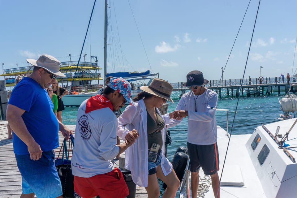 Isla Mujeres Catamaran Tour with Snorkeling & Open bar – Playa Norte, Isla Mujeres, Mexico