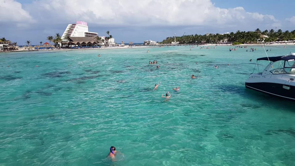 Isla Mujeres: Sunset Cruise with Live Saxophone Music – Playa Norte, Isla Mujeres, Mexico