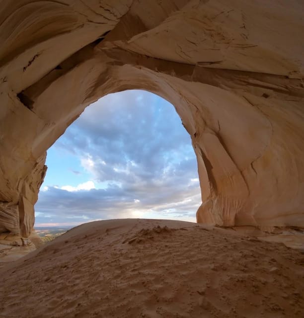 Kanab: The Great Chamber Guided Tour & Hike – Kanab, Utah