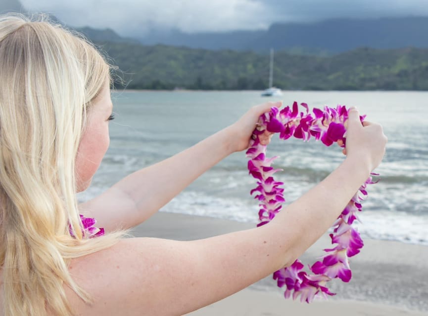 Kauai Lei Greeting – Lihue, Hawaii