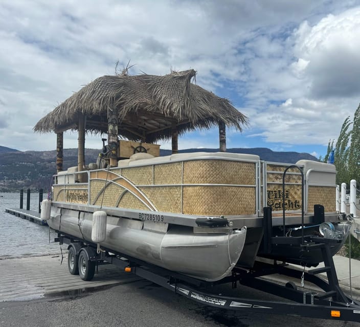 Kelowna: Tiki Party Yacht Rental – Kelowna, Canada