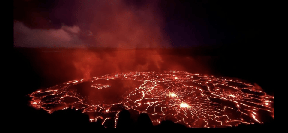 Kīlauea hike and lava gazing with Native Hawaiian – Hawaii, Hawaii