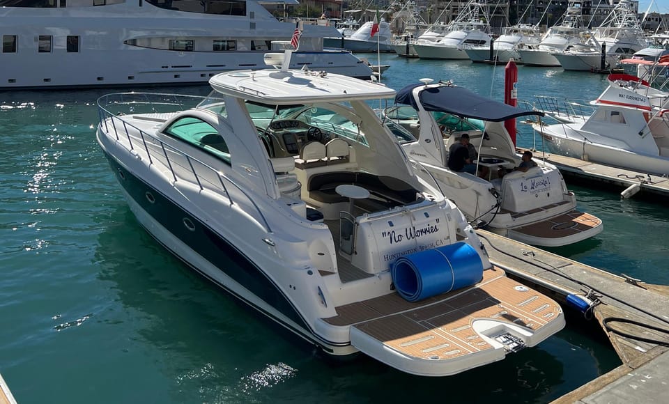 LOS CABOS: PRIVATE BAY AND ARCH TOUR. LUXURY YACHT – Cabo San Lucas, Mexico