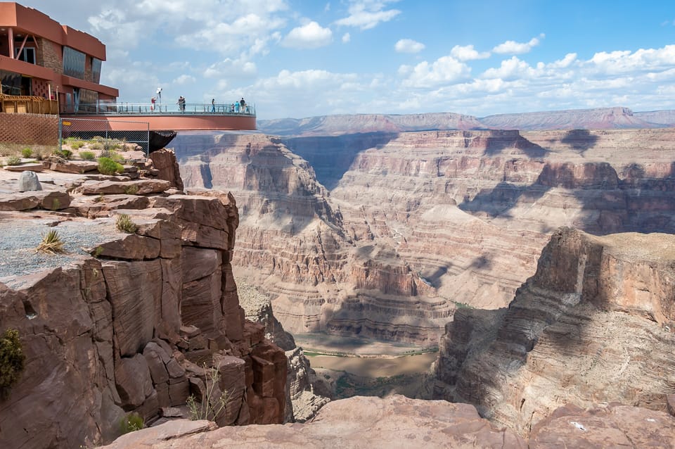 Las Vegas: Grand Canyon West Rim Tour with Hoover Dam Stop – Grand Canyon West Rim, Arizona