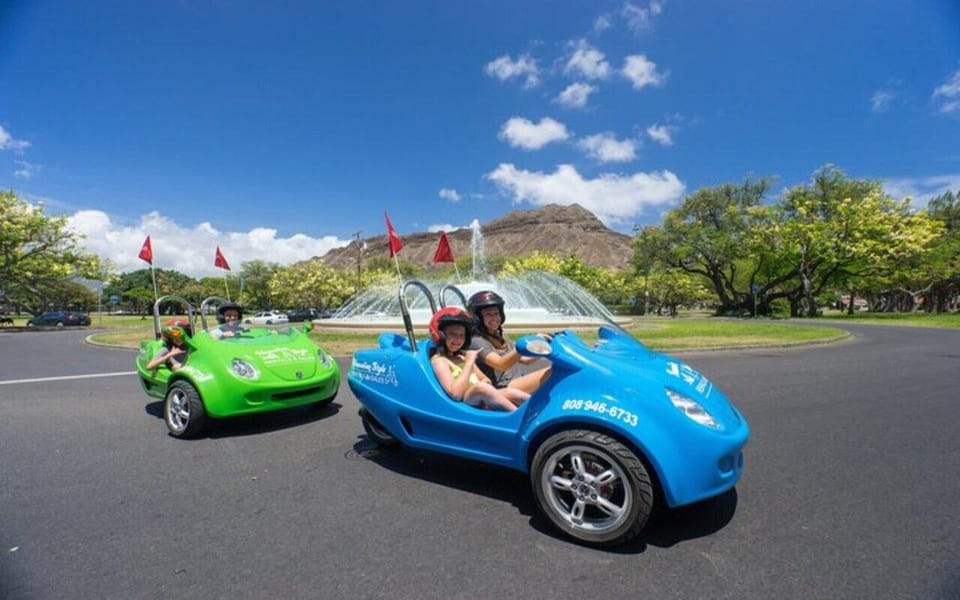 Lemon Rd: Waikiki Scoot Coupe Rental Magic Island & Kaka’ako – Honolulu, Hawaii