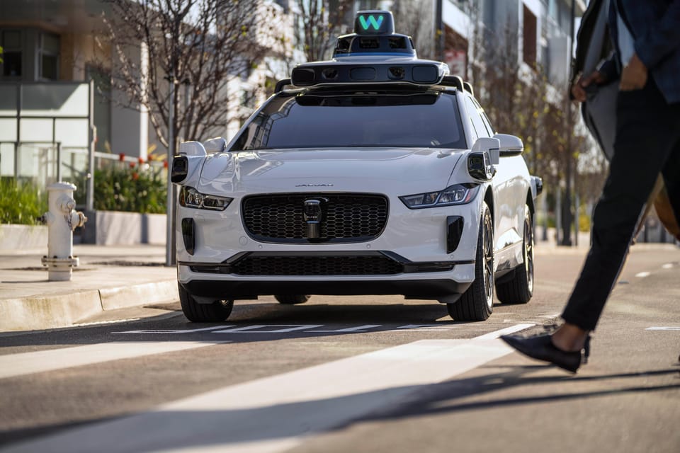 Los Angeles: 20 Minute Self-Driving Way-Moh Car Experience – Los Angeles, California