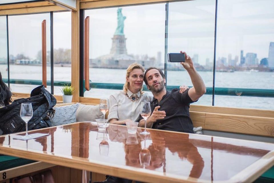 Manhattan: Statue and Skyline Cruise Aboard a Luxury Yacht – New York City, New York