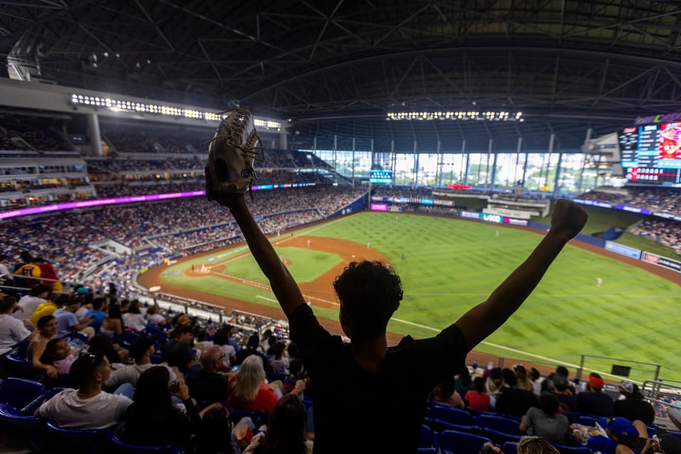 Miami: Baseball Game Ticket at LoanDepot Park – Miami, Florida