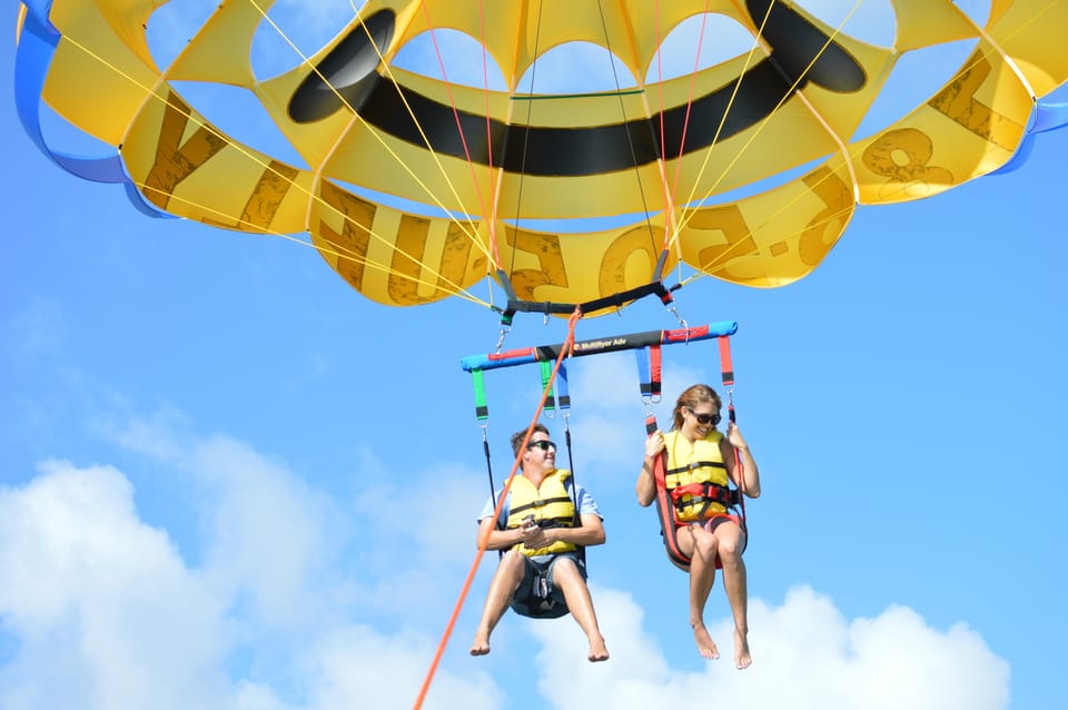 Miami: Parasailing Experience in Biscayne Bay – Miami, Florida