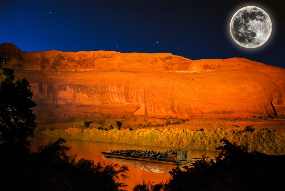 Moab: Colorado River Dinner Cruise with Music and Light Show – Colorado River, Utah