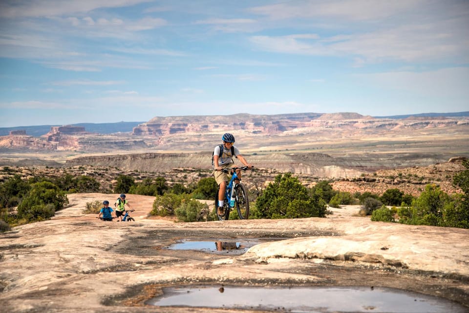 Moab: E-Mountain Bike Half Day Tour – Arches National Park, Utah