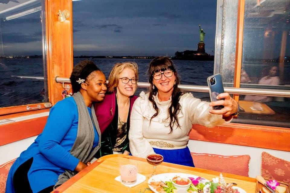 NYC: City Lights Yacht Cruise with Drink Included – New York City, New York