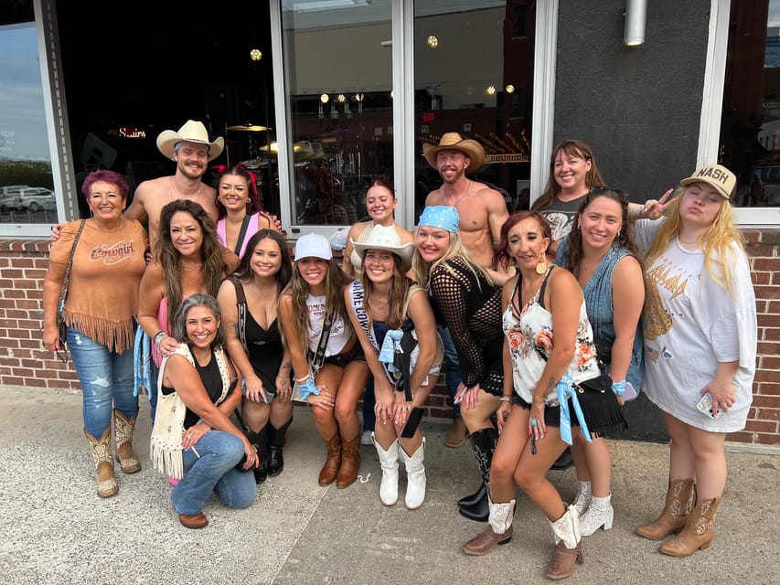 Nashville: Broadway Boyfriends Bar Crawl – Nashville, Tennessee