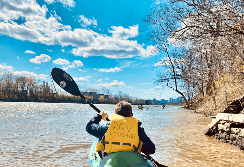 Nashville: Downtown Kayak Rental with Shuttle – Nashville, Tennessee