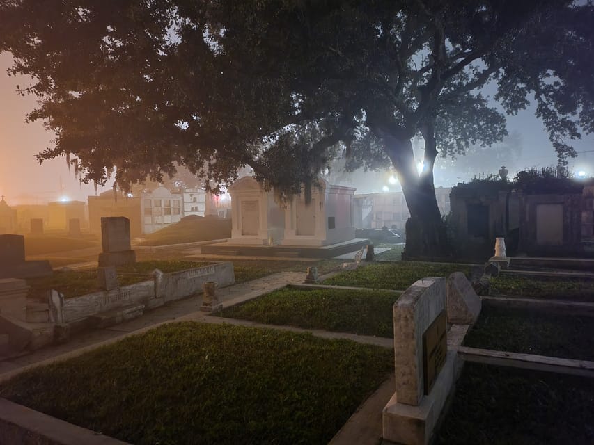 New Orleans: Cemetery Bus Tour At Dark with Exclusive Access – New Orleans, Louisiana