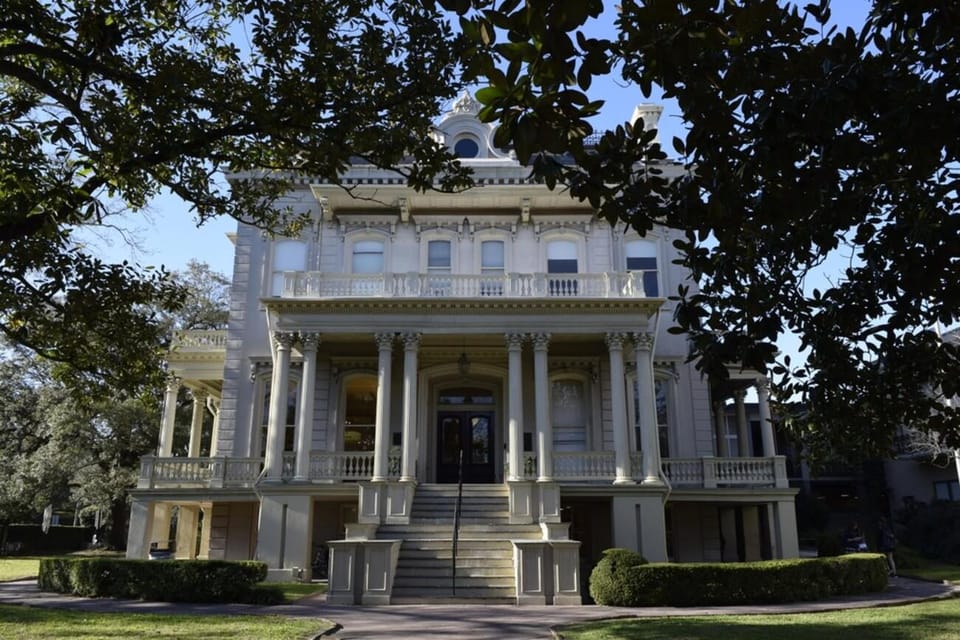 New Orleans: Garden District Walking Tour – New Orleans, Louisiana