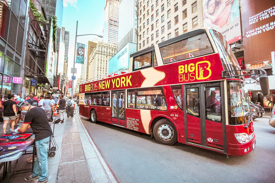 New York: Hop-on Hop-off Sightseeing Tour by Open-top Bus – New York City, New York