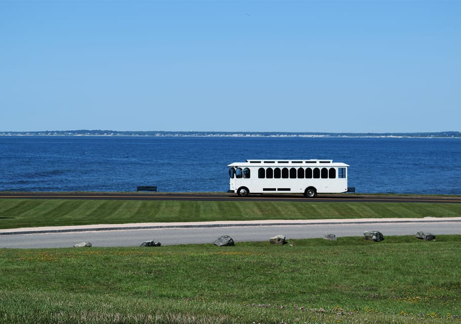 Newport: Narrated Sightseeing Trolley Tour with Options – Newport, Rhode Island