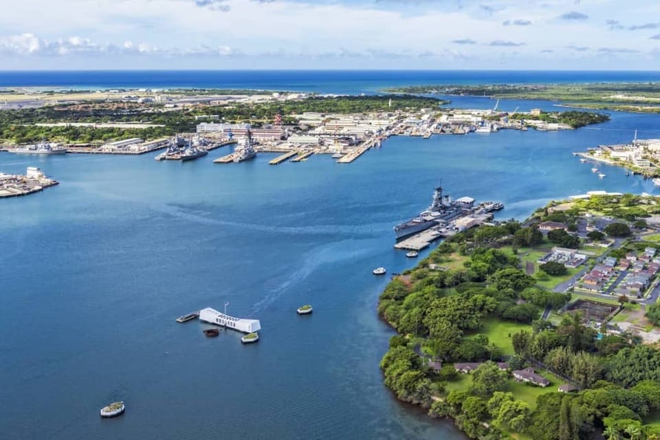 Oahu: Pearl Harbor Battleship & Helicopter Tour – Honolulu, Hawaii