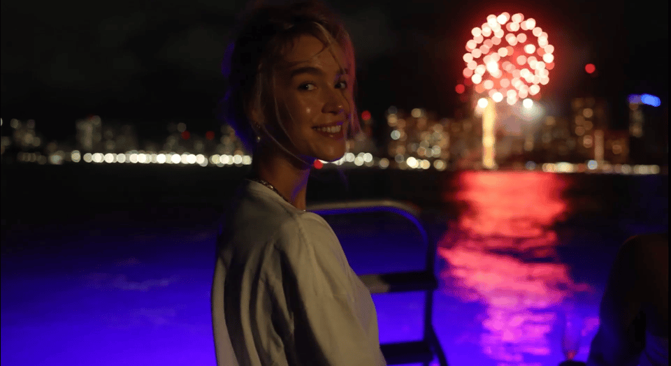 Oahu: Waikiki BYOB Friday Night Fireworks Cruise – Honolulu, Hawaii