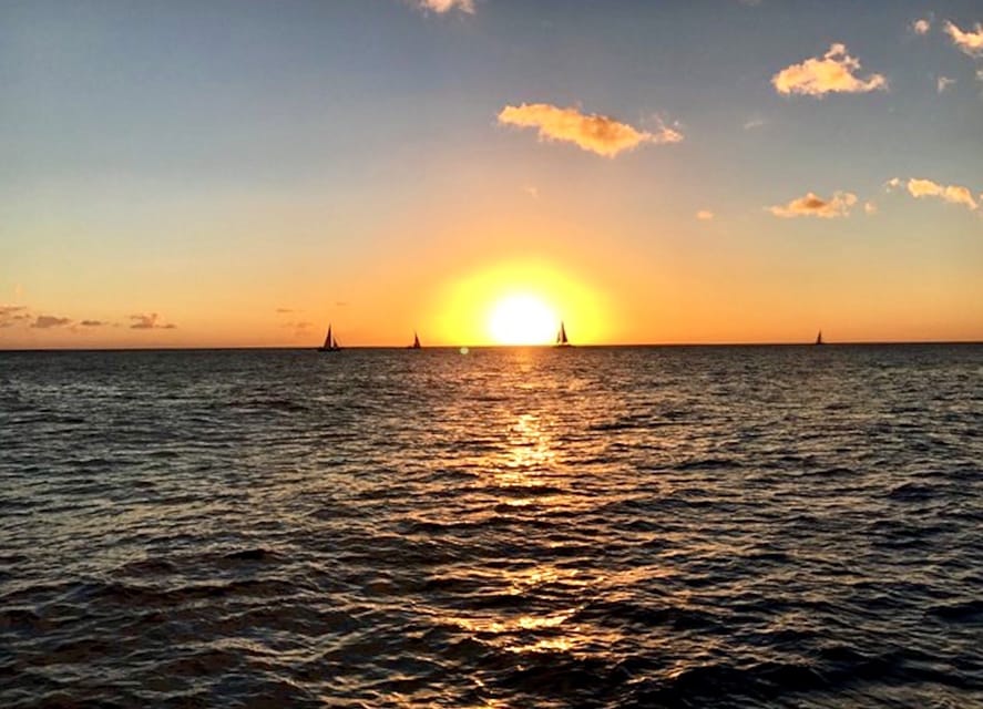 Oahu: Waikiki Glass Bottom Boat Sunset Cruise – Honolulu, Hawaii