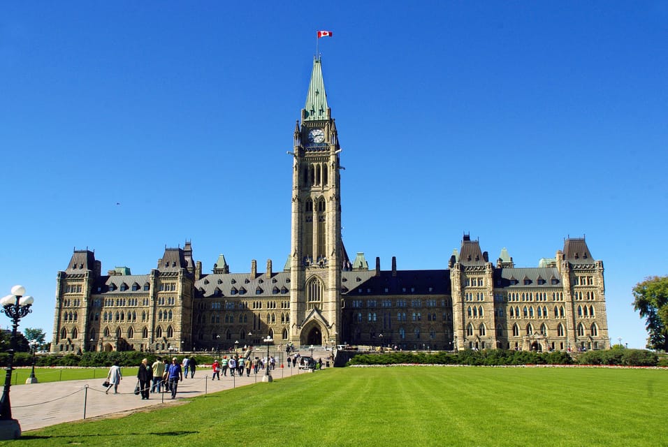 Ottawa Private Tour with a Local – Ottawa, Canada